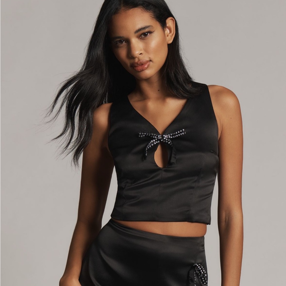 Keyhole tank top